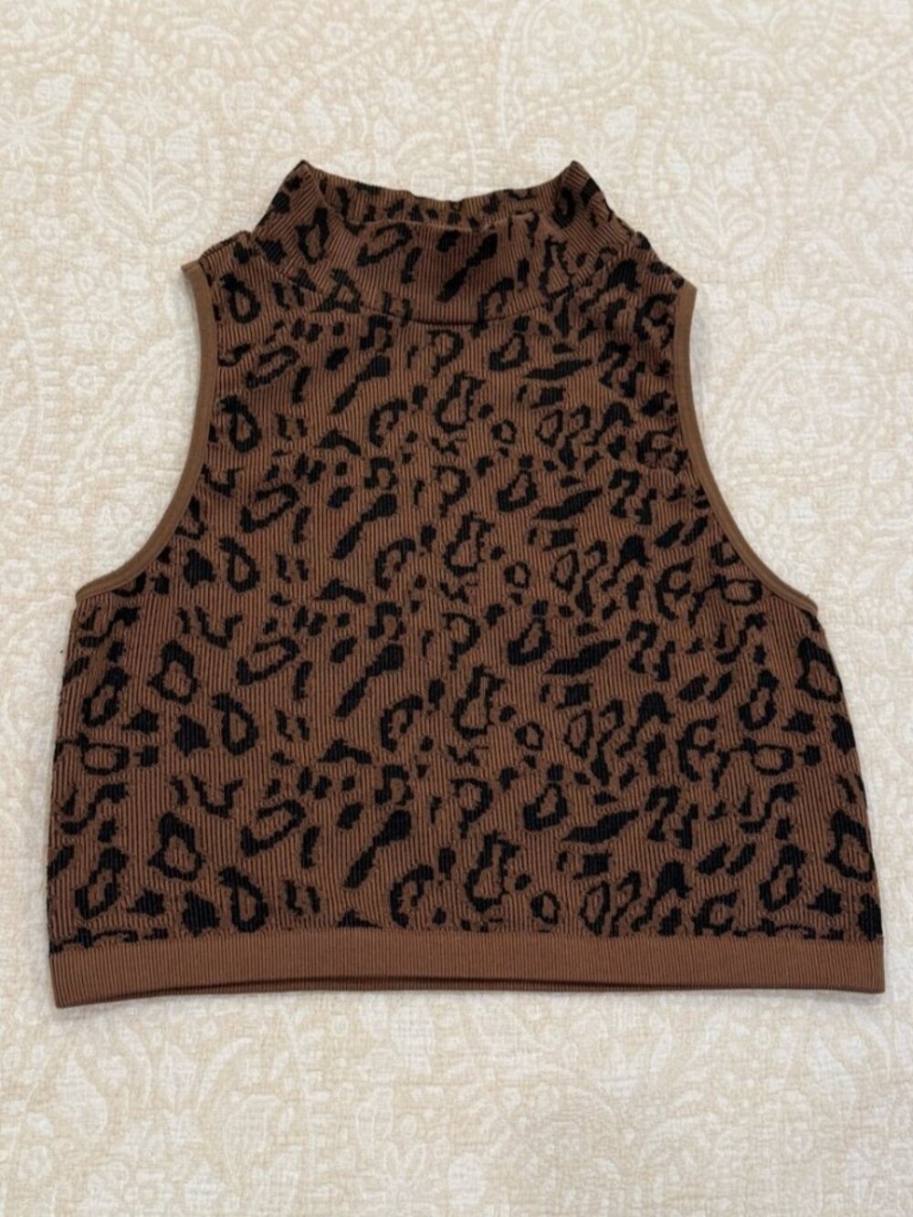 Leopard Print Mock Neck Crop Top M/L🖤